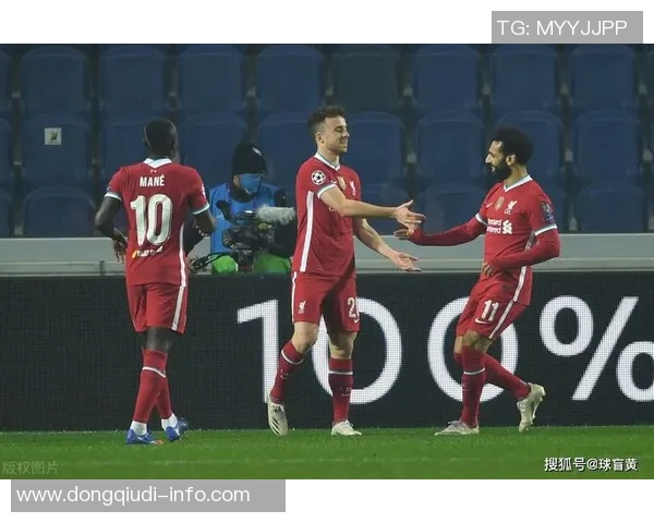 西甲焦点战曼城轻取里昂红牌事件引发全场热议战术分析深入剖析