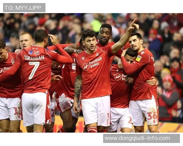 足总杯精彩对决巴黎圣日耳曼完胜曼联晋级之路引爆全场激情