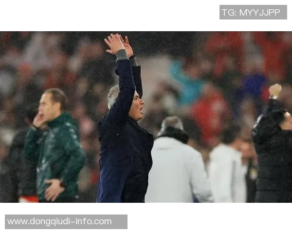 曼联逆转本菲卡争议判罚引发热议神扑瞬间点燃全场激情