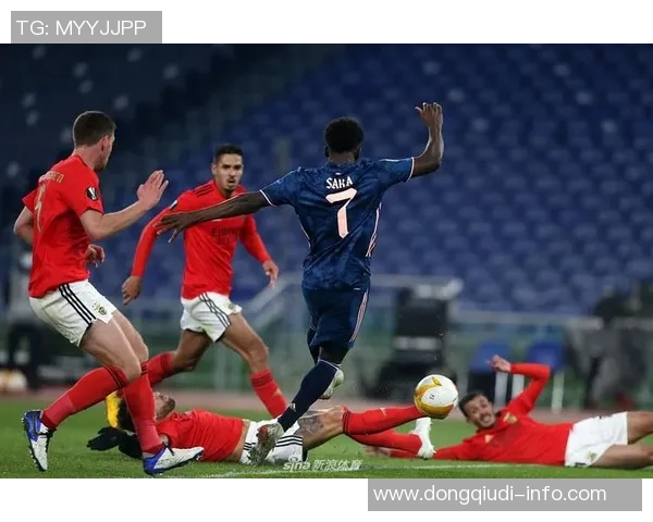 欧联杯阿森纳逆转本菲卡红牌争议引发全场热议 欧联杯阿森纳逆转本菲卡红牌争议引发全场热议