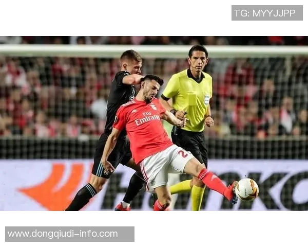 足总杯精彩对决拜仁6-2本菲卡神扑引发争议判罚全场沸腾 足总杯精彩对决拜仁6-2本菲卡神扑引发争议判罚全场沸腾